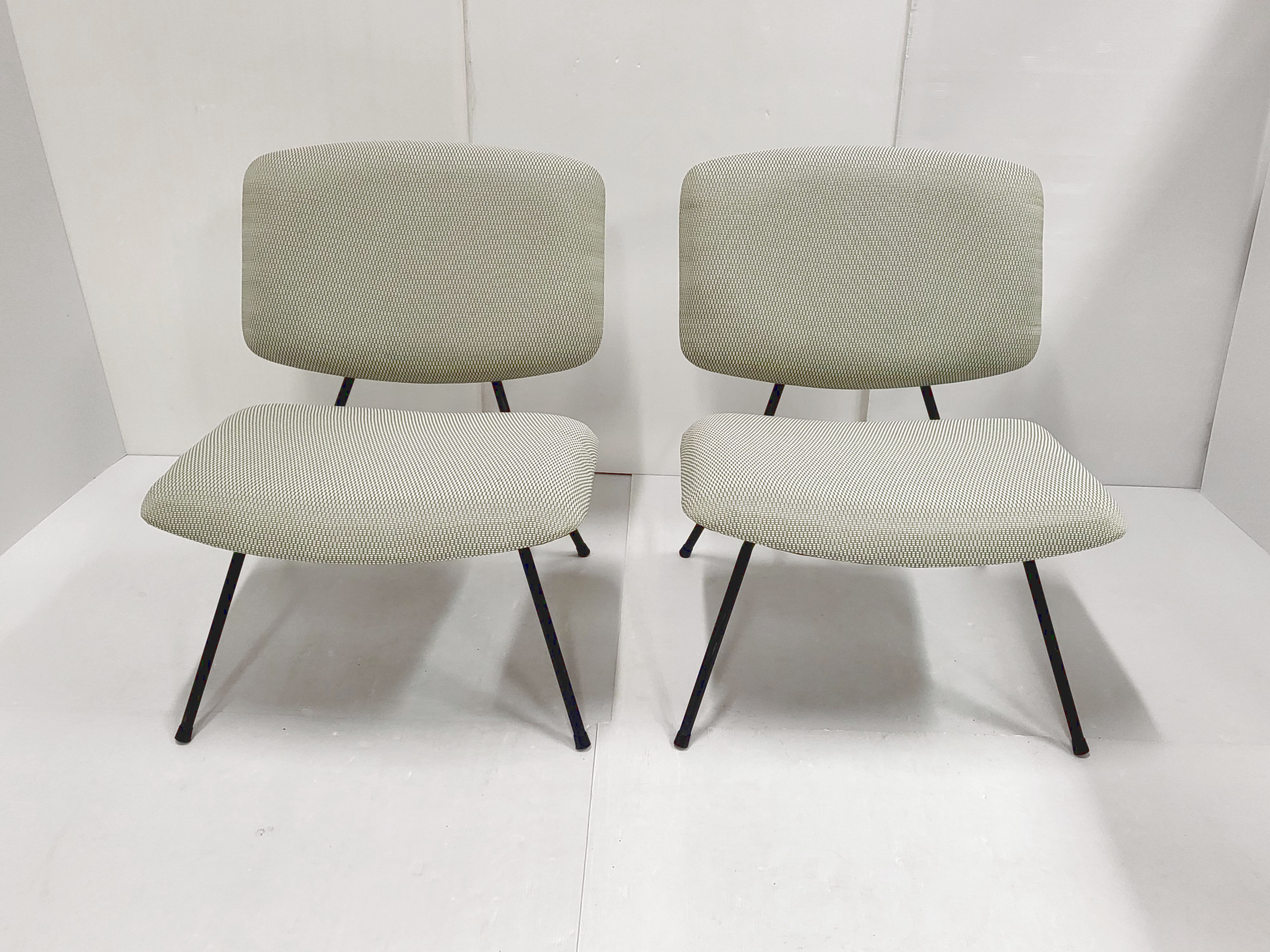 Paire de chauffeuses CM190 de Pierre Paulin pour Thonet