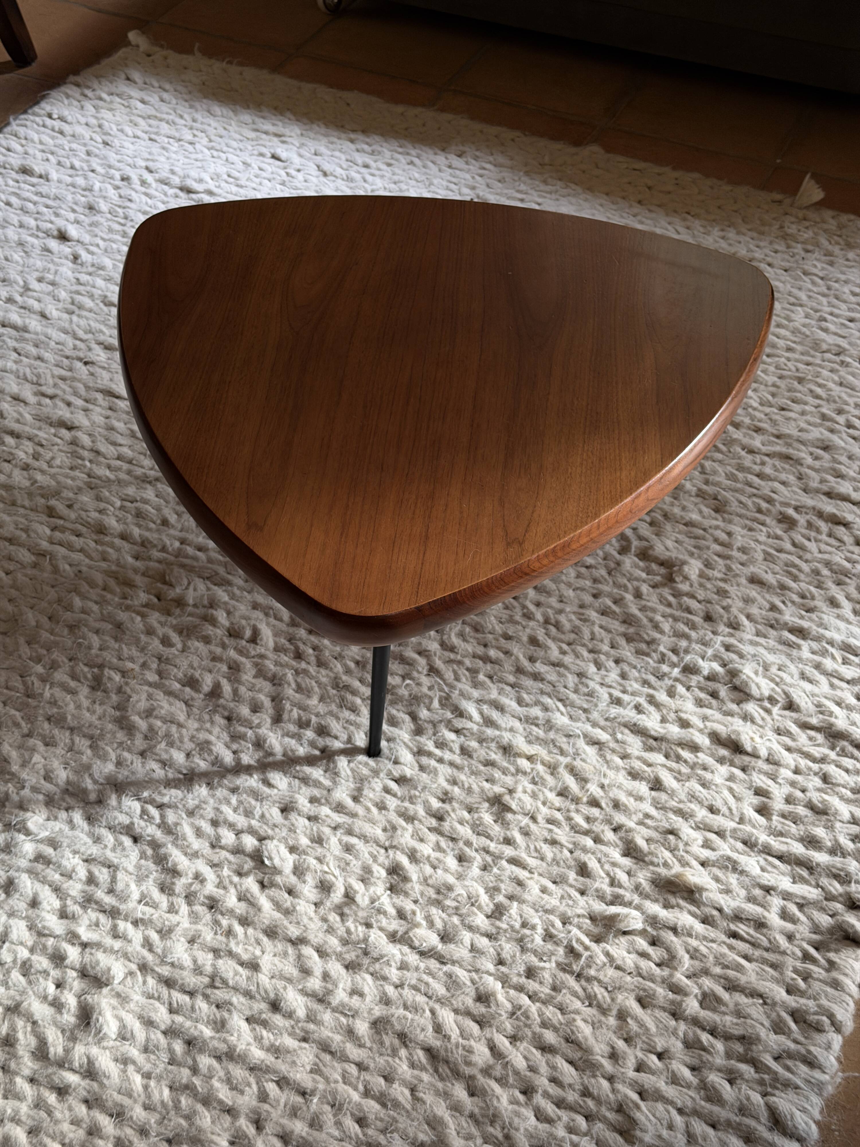 Organic tripod coffee table – European modernism, 1950s–60s