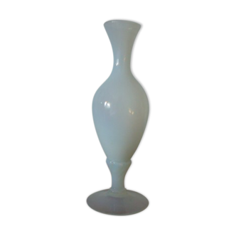 Vase soliflore  opaline blanc opalescent