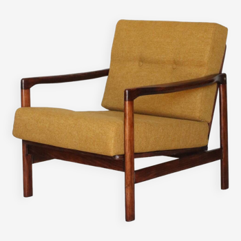 Fauteuil scandinave en bois vintage design modèle original 1965 jaune ocre rénové fauteuil danois du milieu du siècle