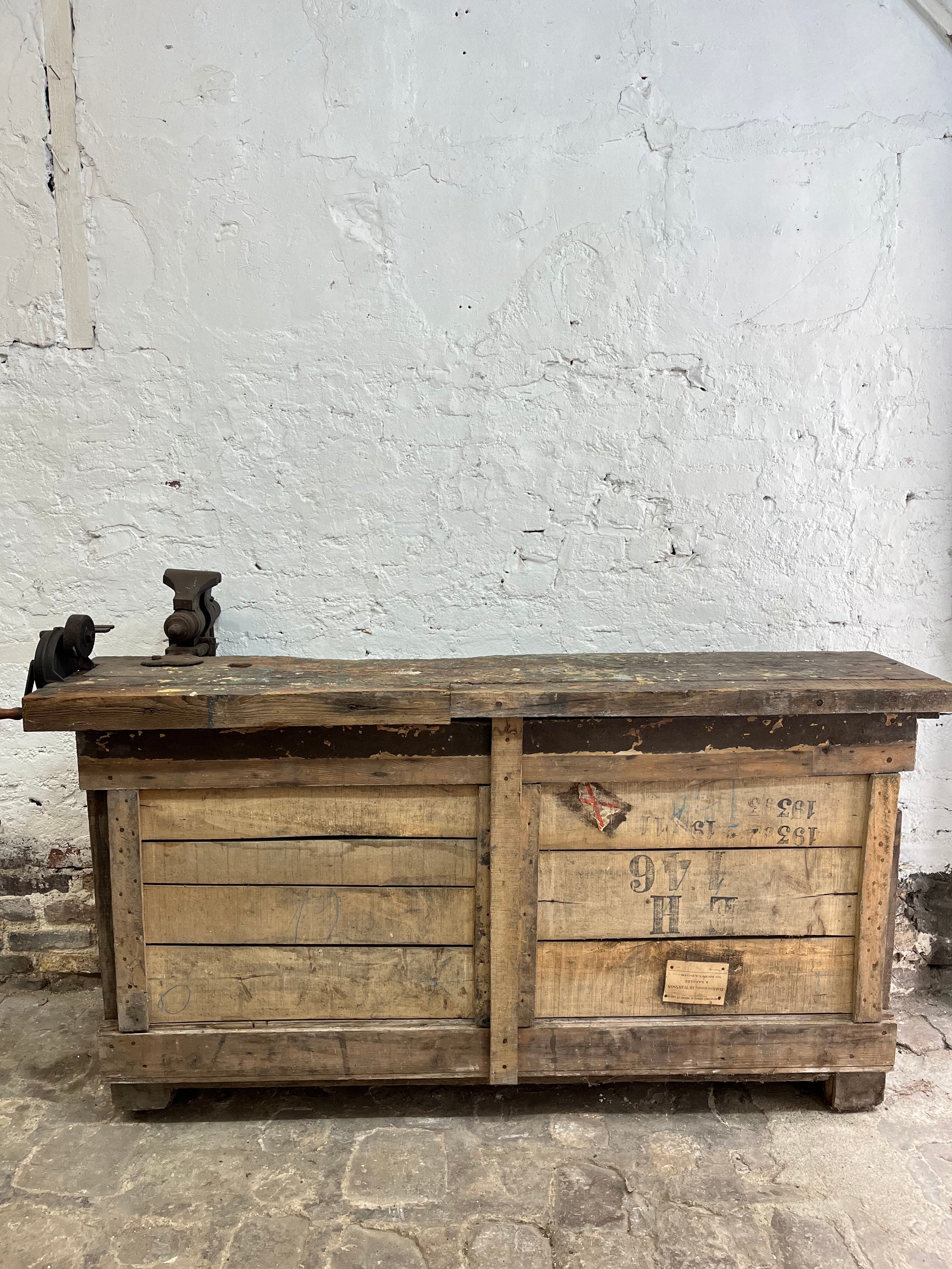 Workshop establishment with doors