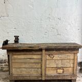 Workshop establishment with doors