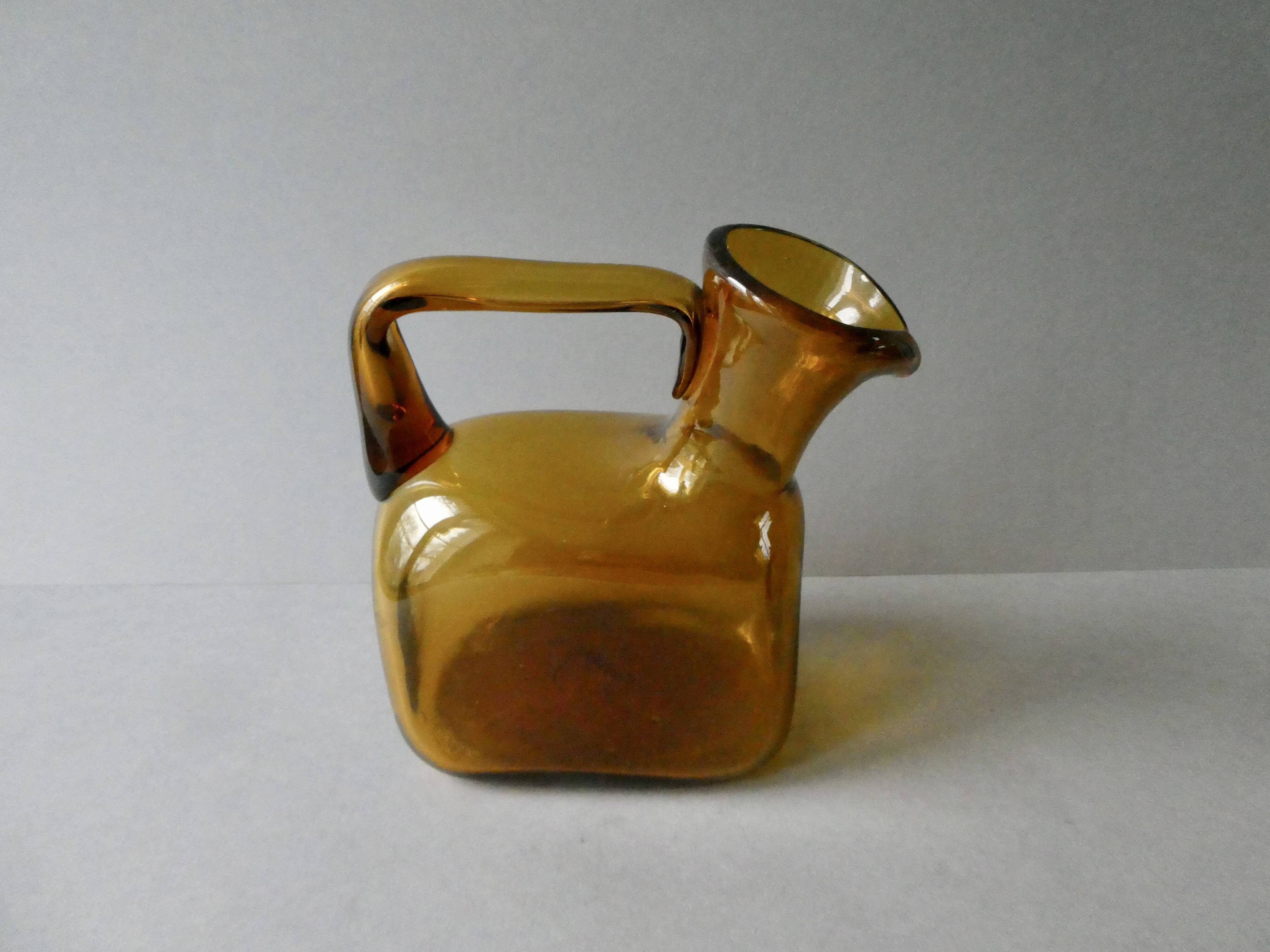 1 blown glass pitcher and its cups, 60s-70s