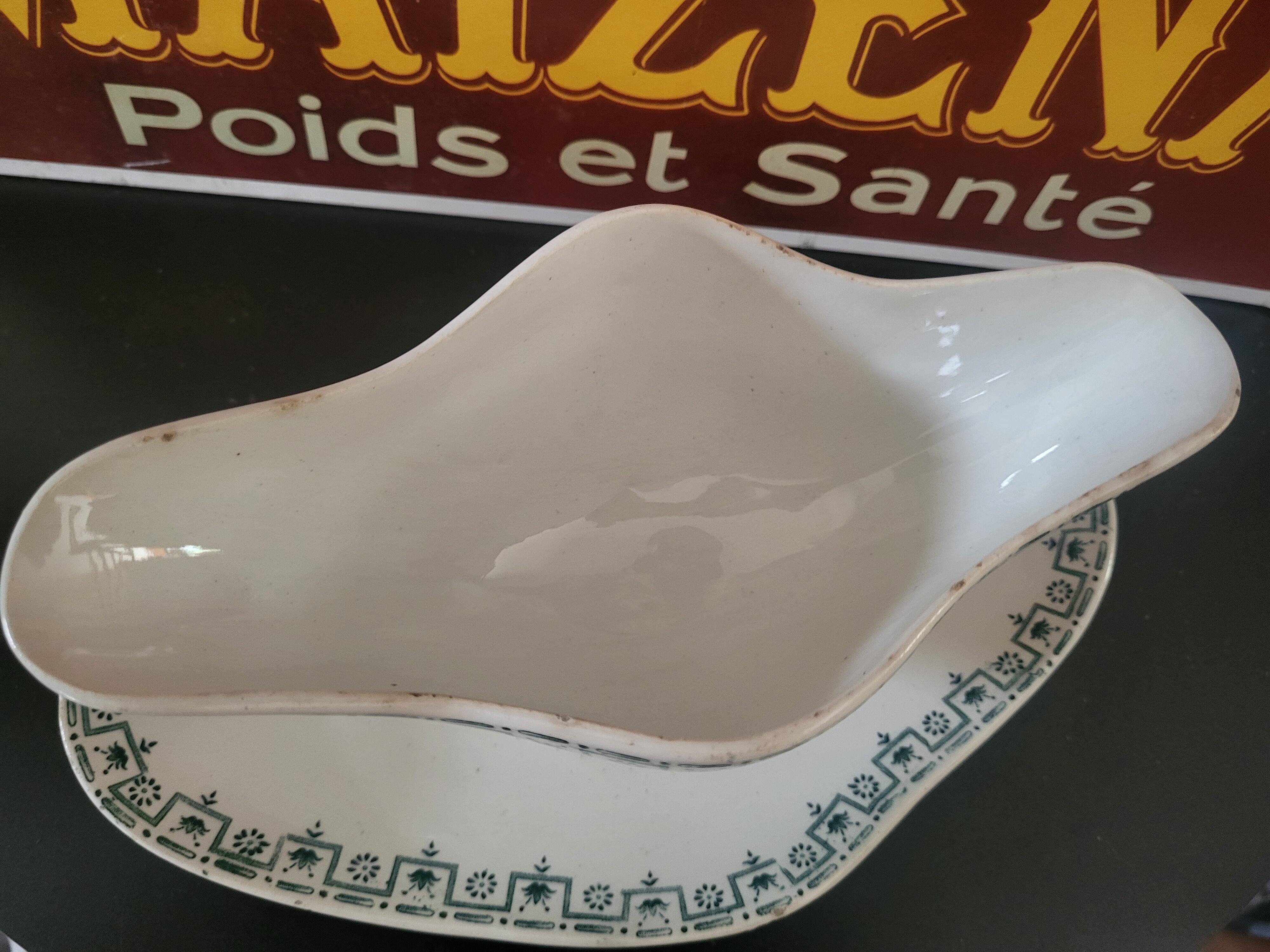 Saucière ancienne Terre de Fer – Porcelaine Opaque de Gien – décor vert géo