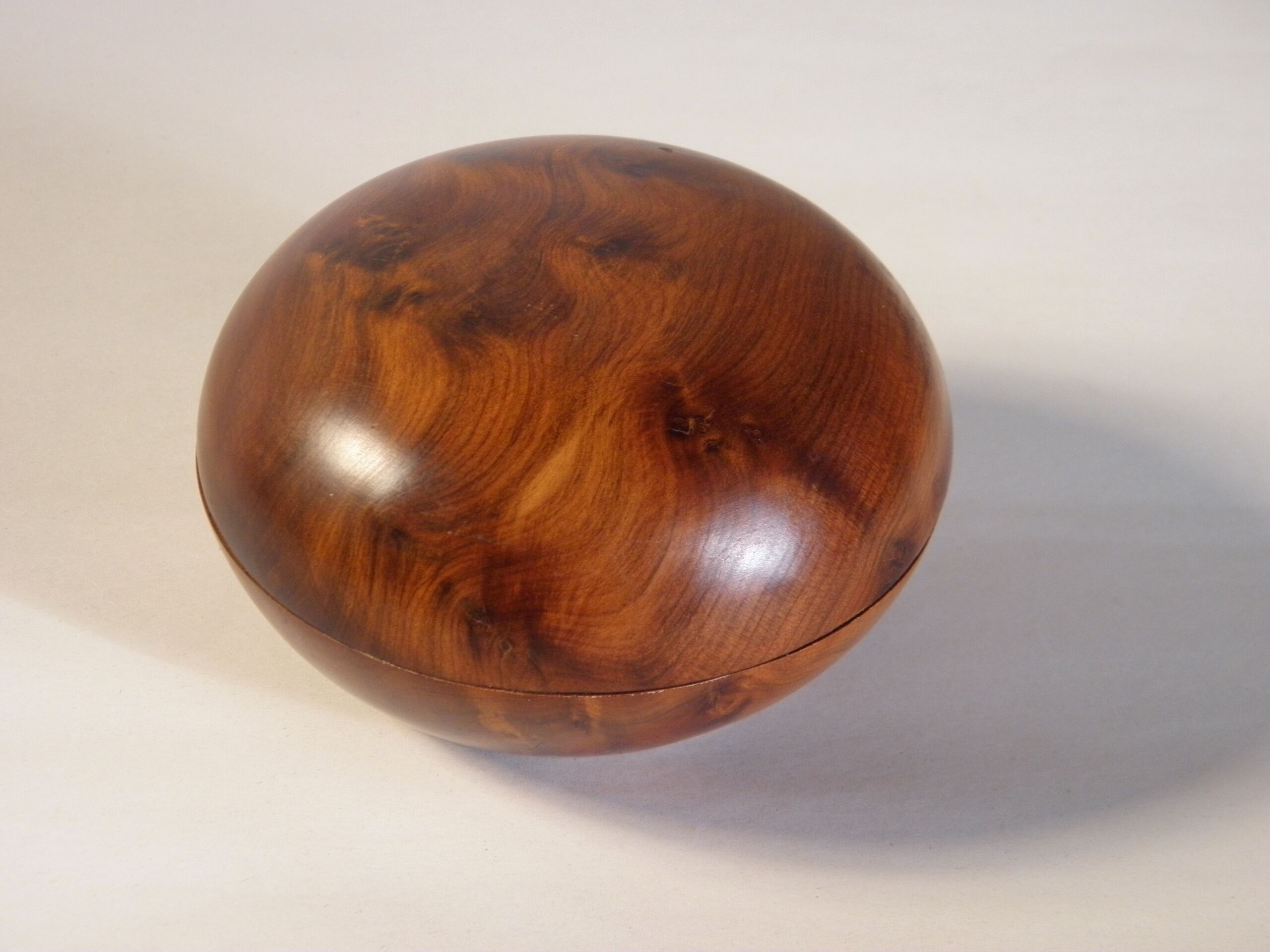 Thuya magnifying glass box