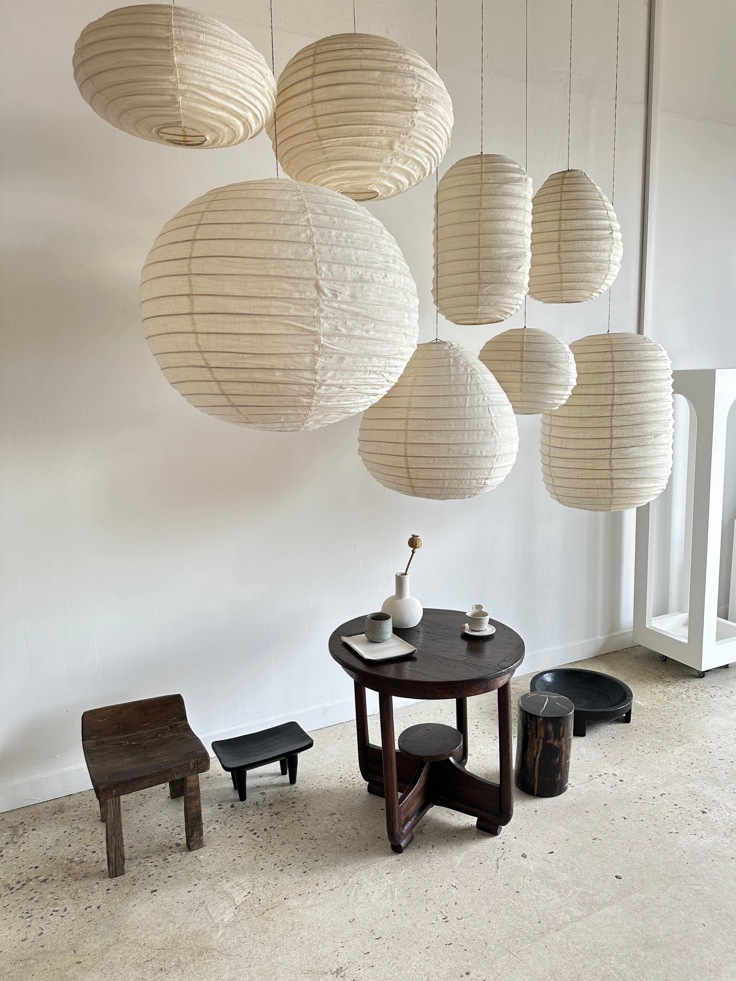 Suspension in rattan and natural japanese linen in the shape of a drop
