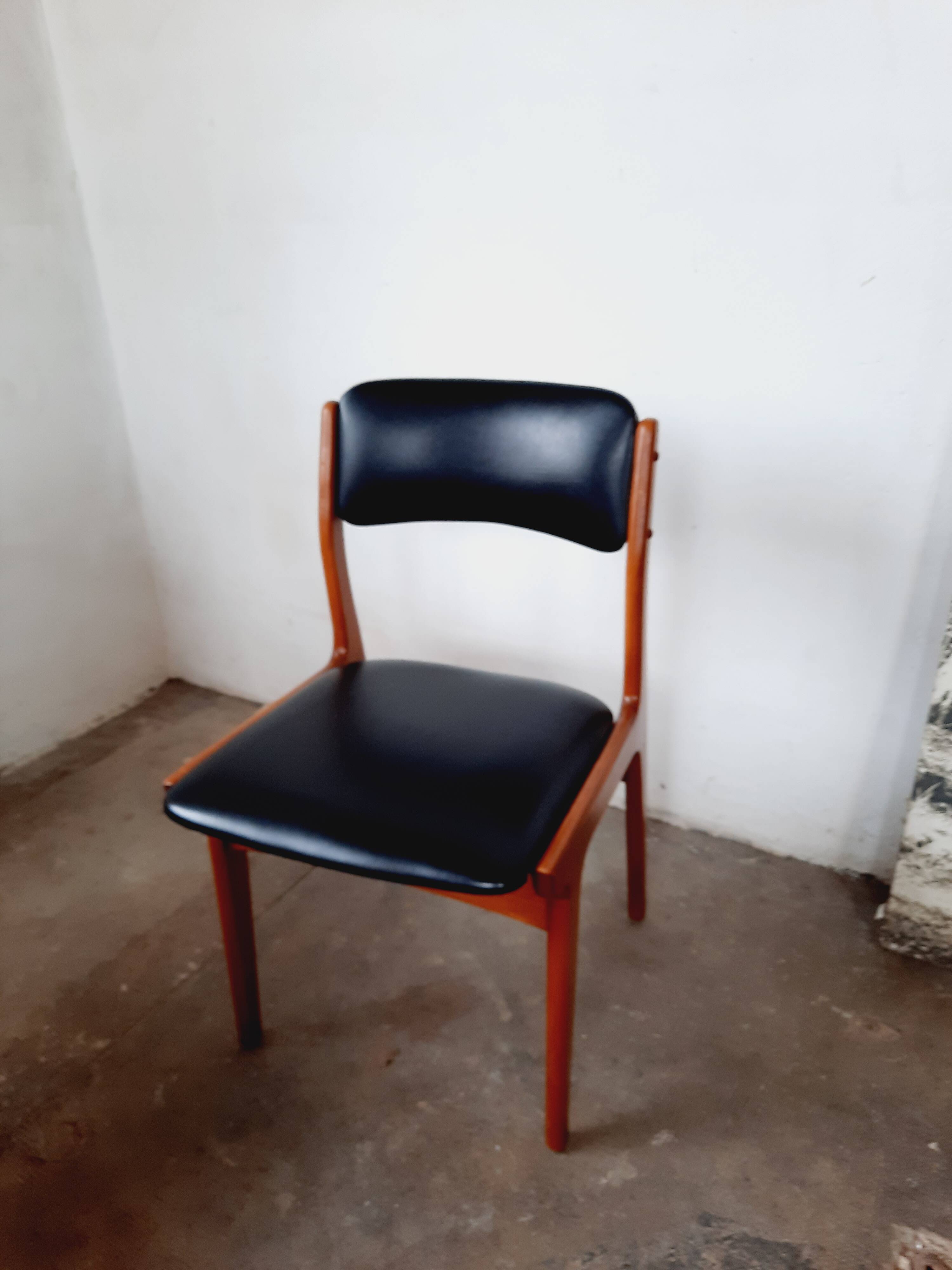 Set de 4 chaises scandinave,  Skaï  année  70