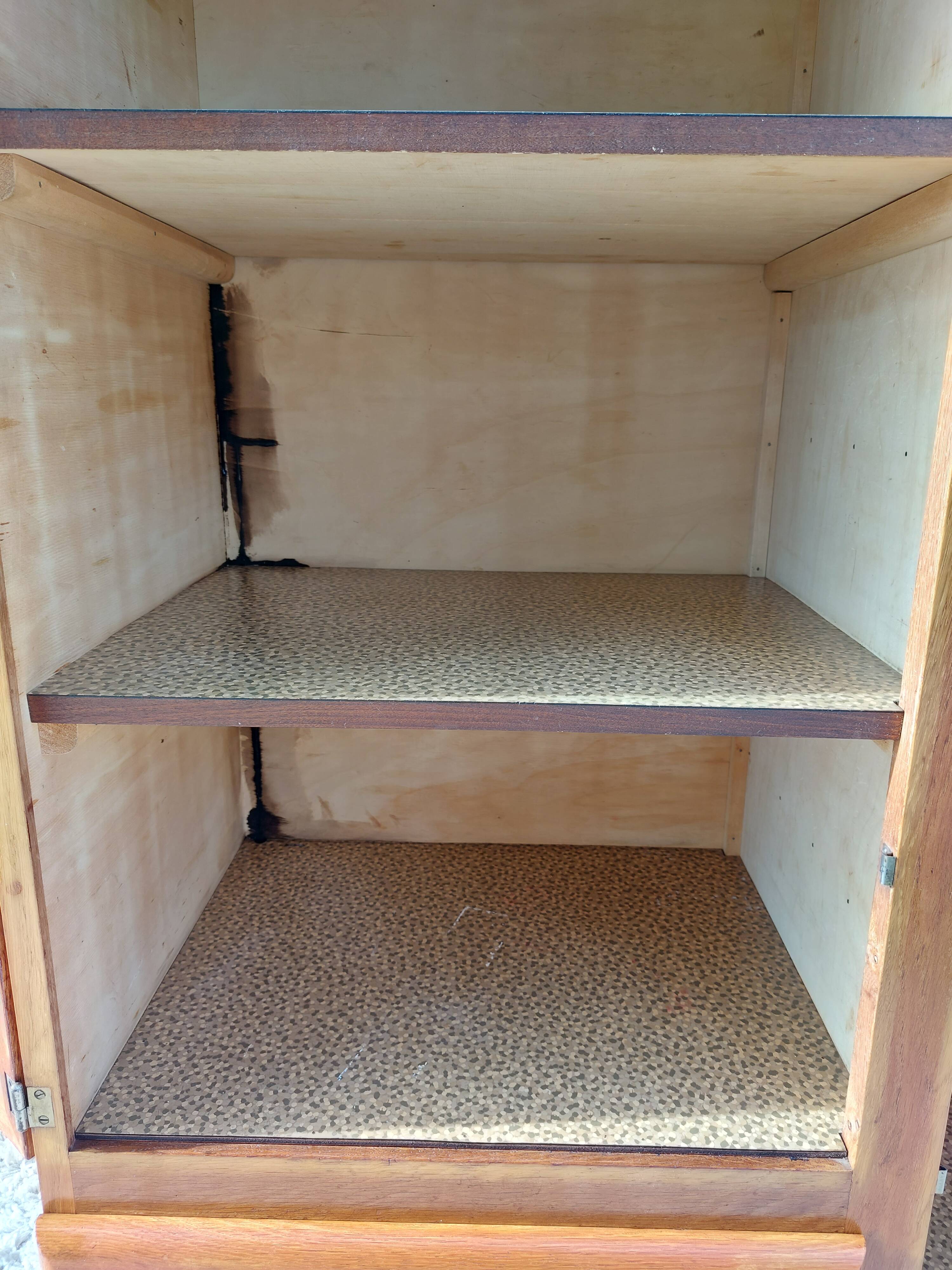 Mado closet