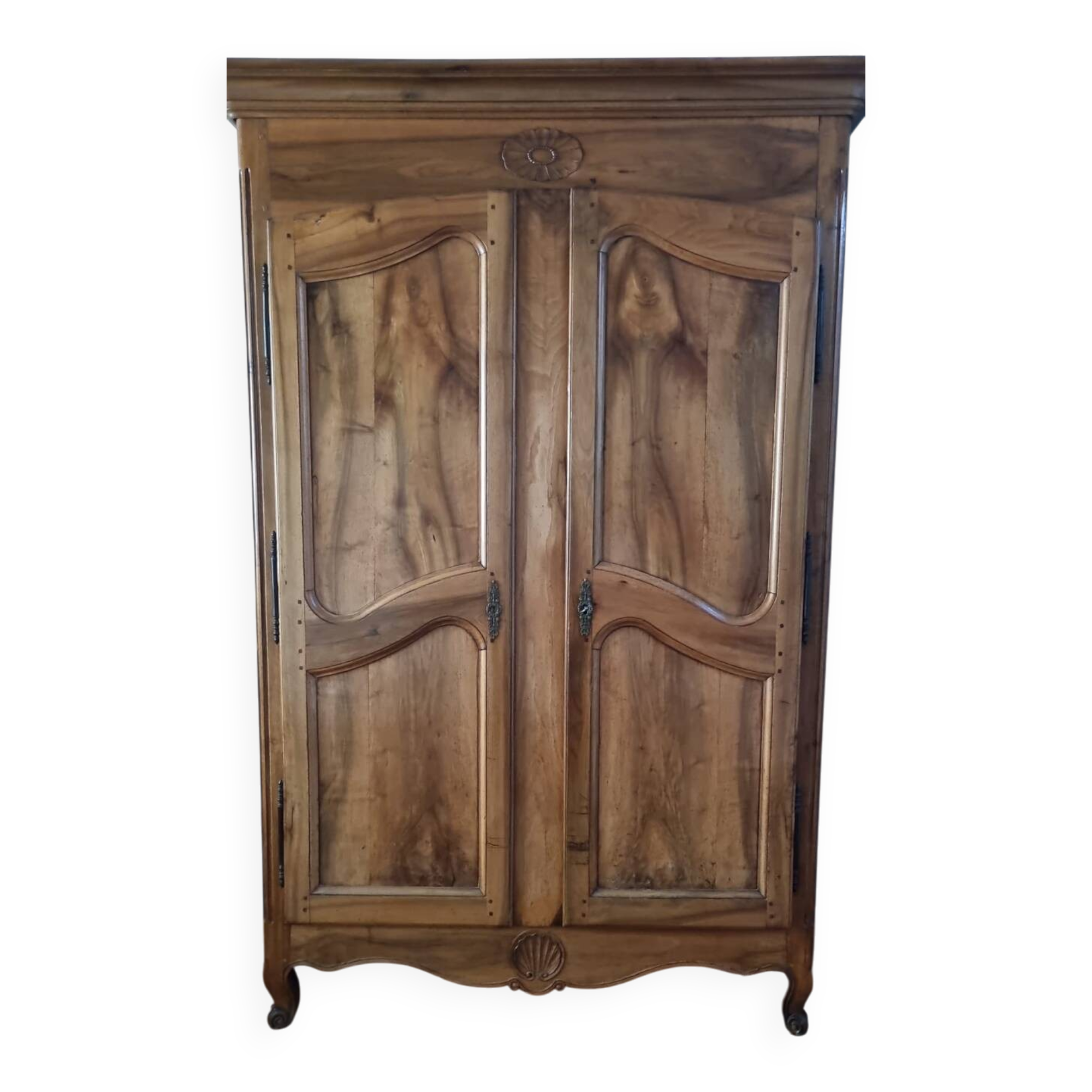 Armoire en noyer XIXeme siècle