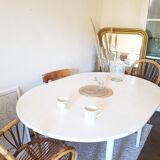 Scandinavian extendable table with butterfly extensions