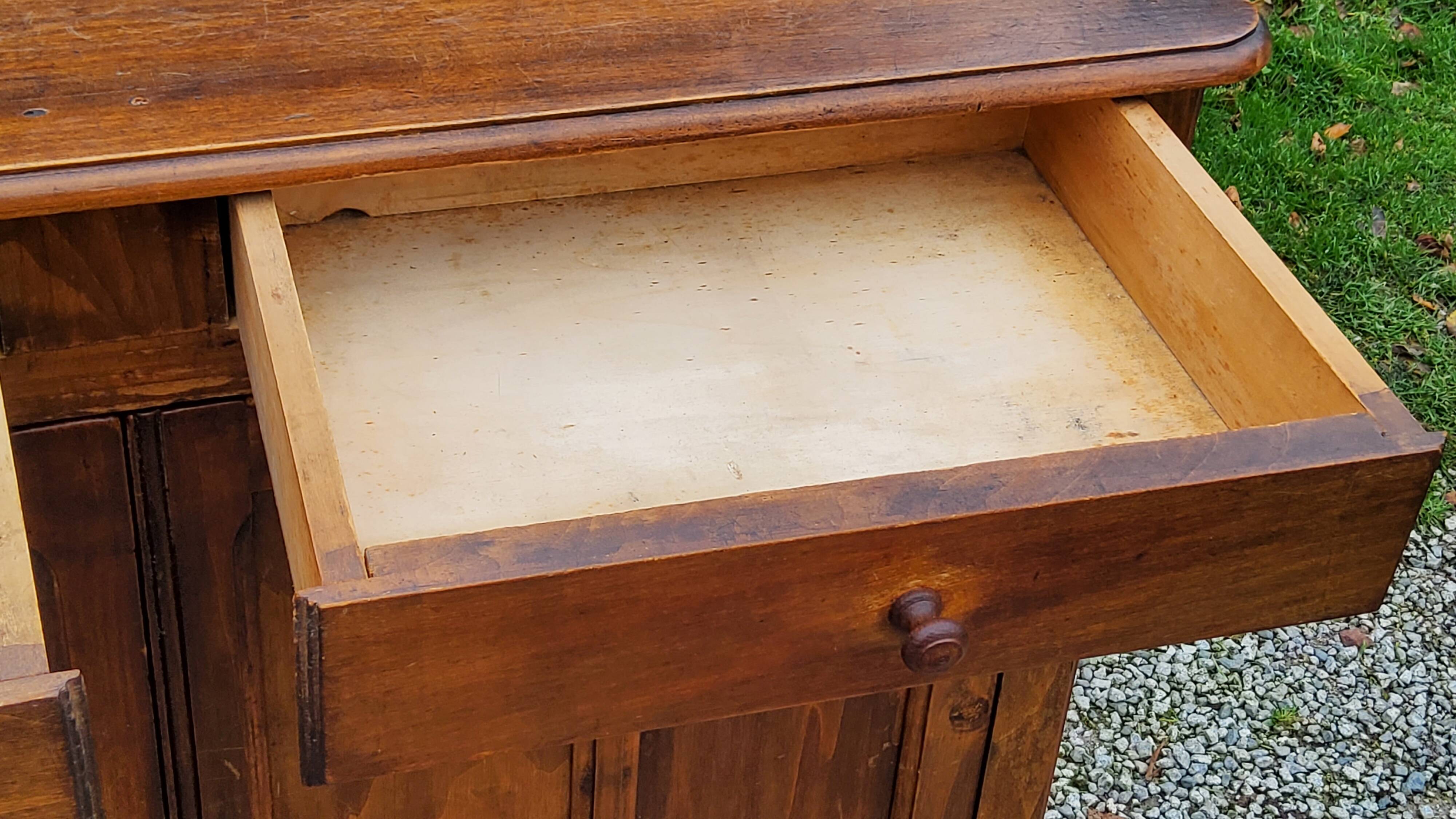 Parisian sideboard from the early 20th century, 2 doors, 2 drawers