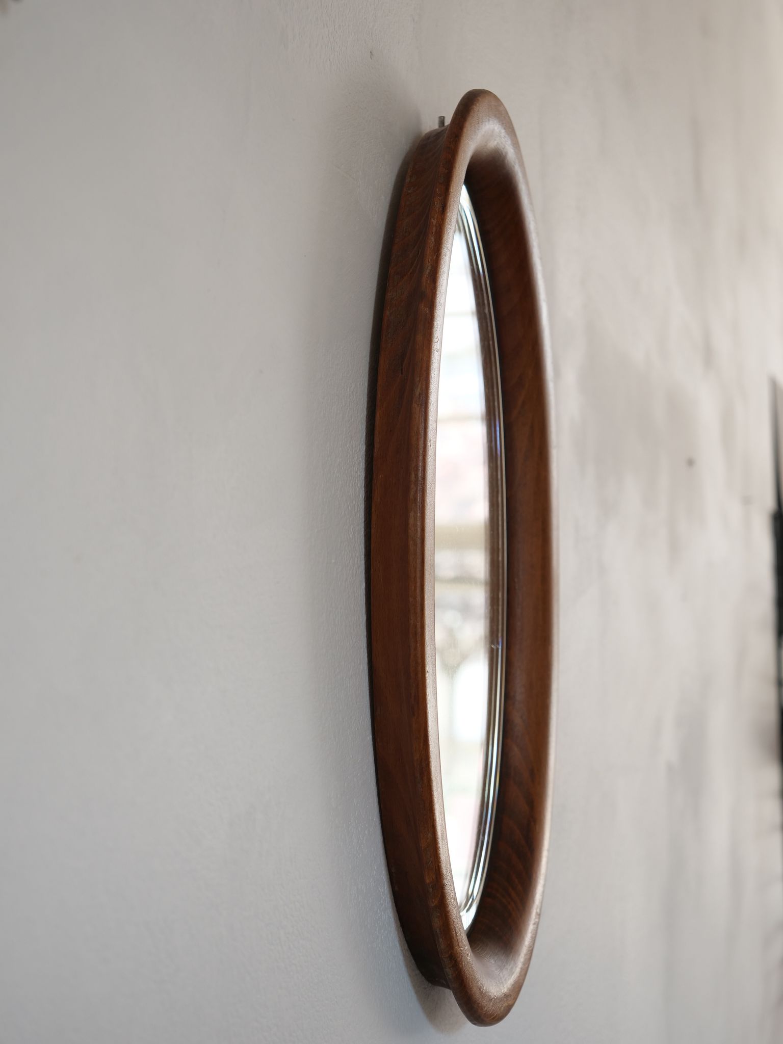 Miroir ovale en bois d'artisan 28x49cm