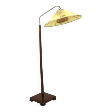Scandinavian floor lamp in elm, Swedish modern, Sweden, 1940.