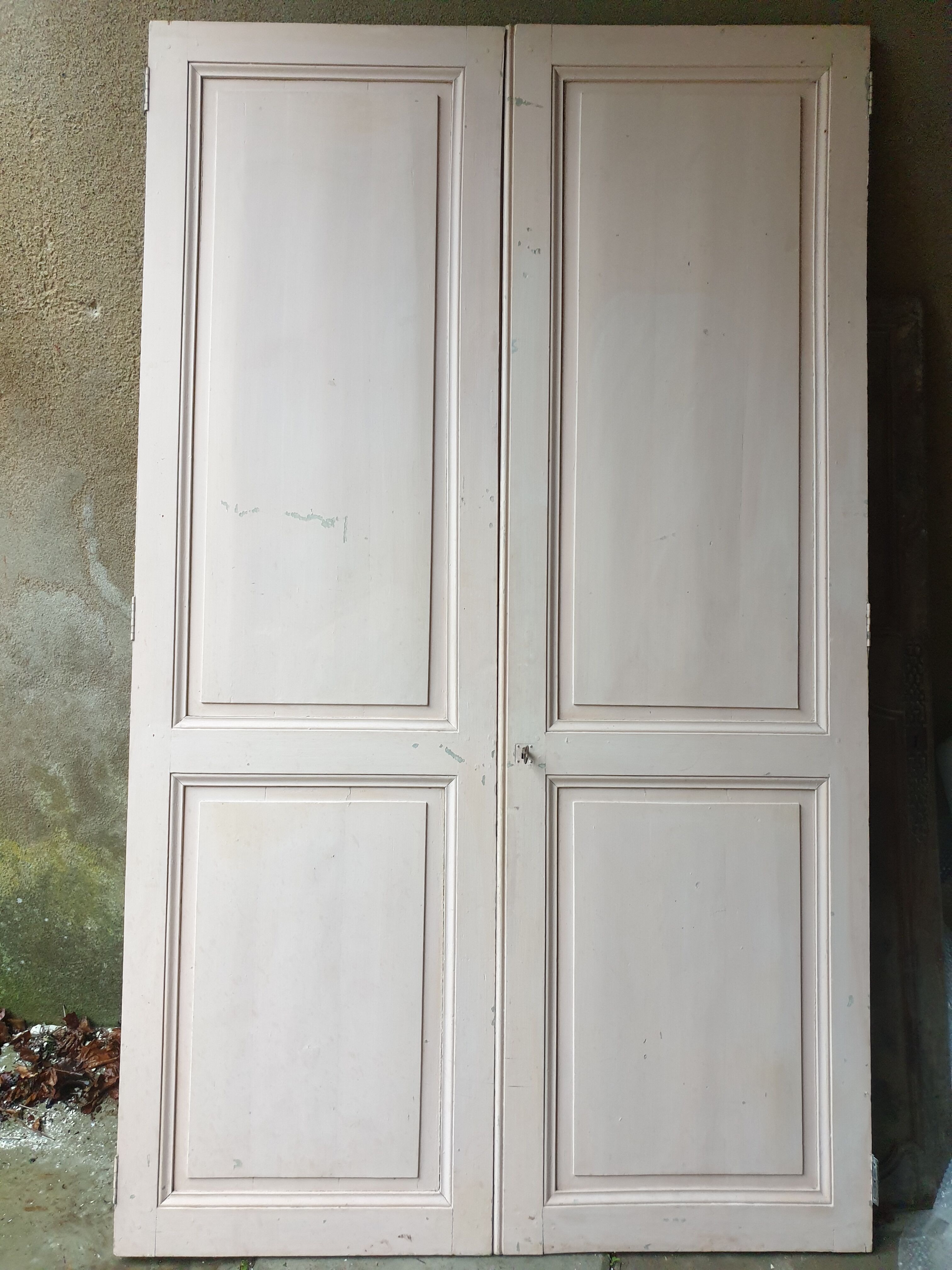 Double antique wooden doors