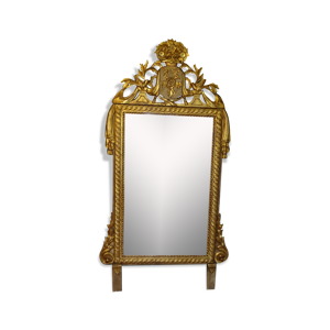 Miroir en bois sculpté
