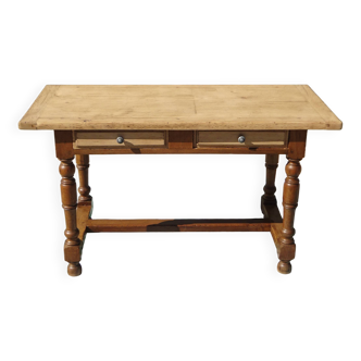 Desk made entirely of solid oak