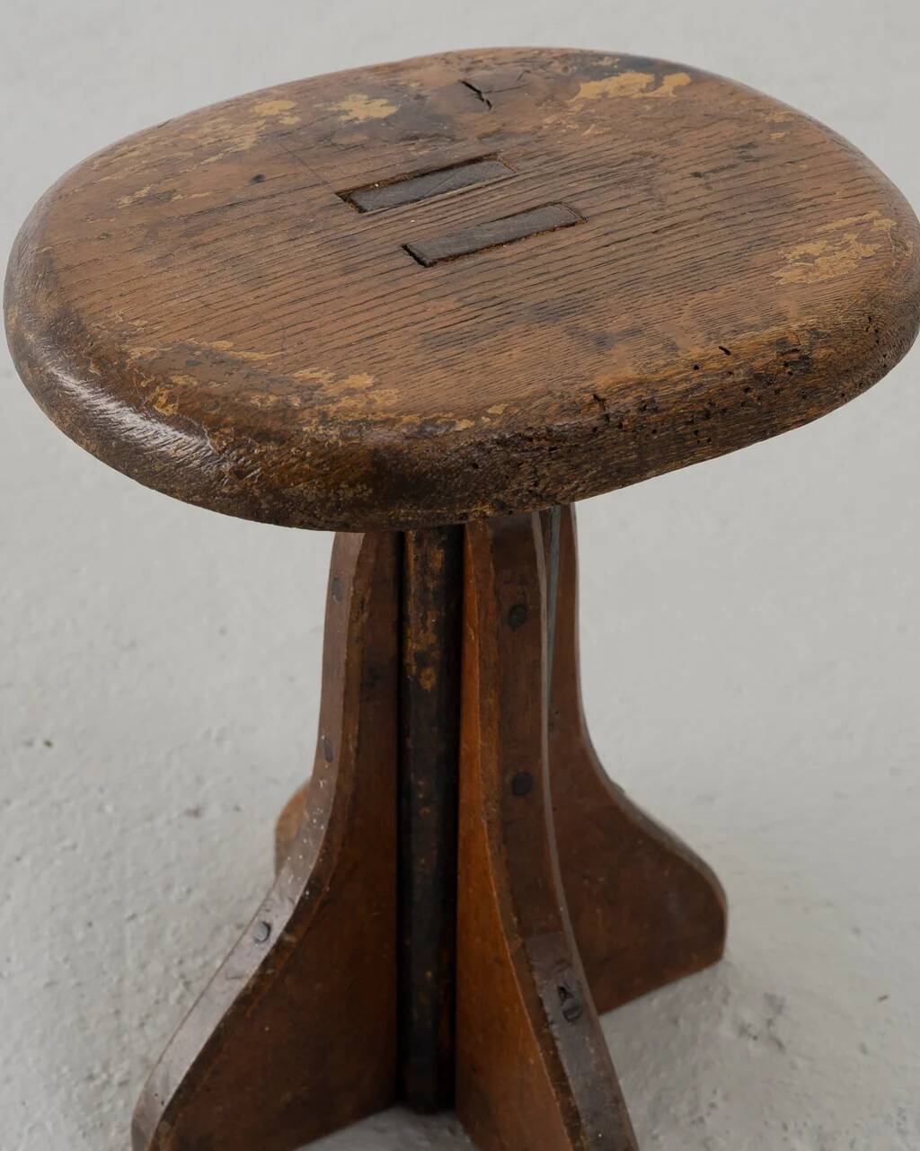 Tabouret d'usine moderniste