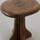 Tabouret d'usine moderniste