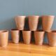 Ensemble de 8 tasses ou verres en grès tourné artisanal
