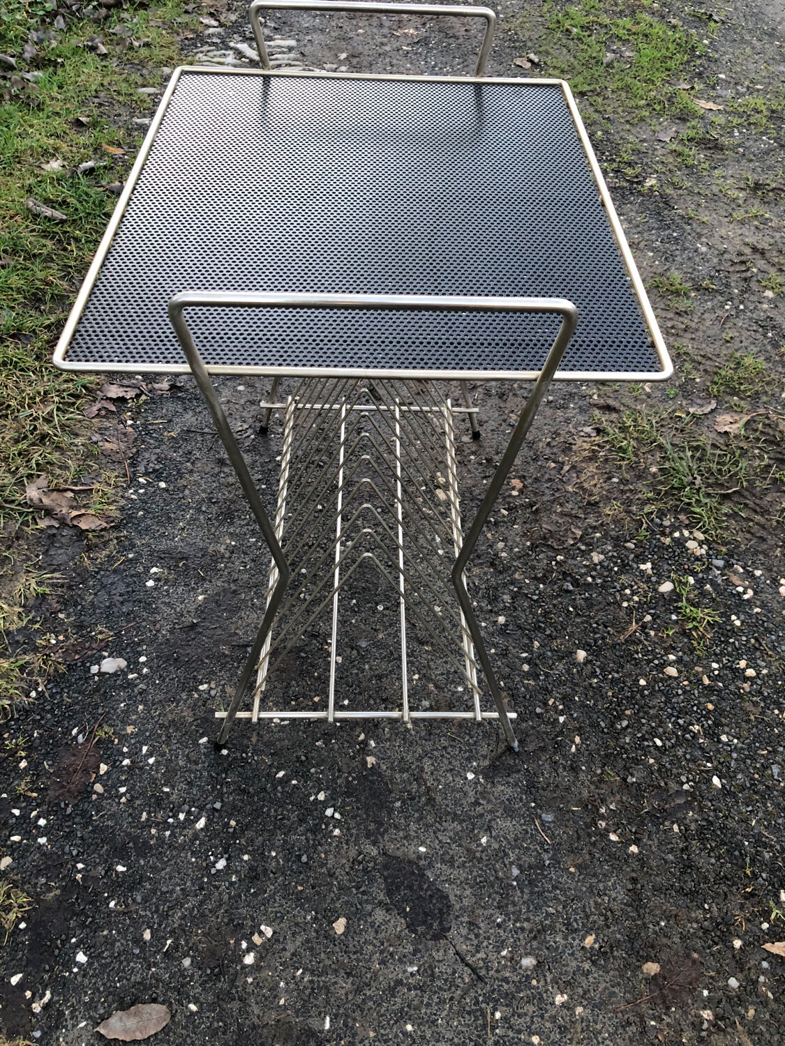 Side table vinyl door