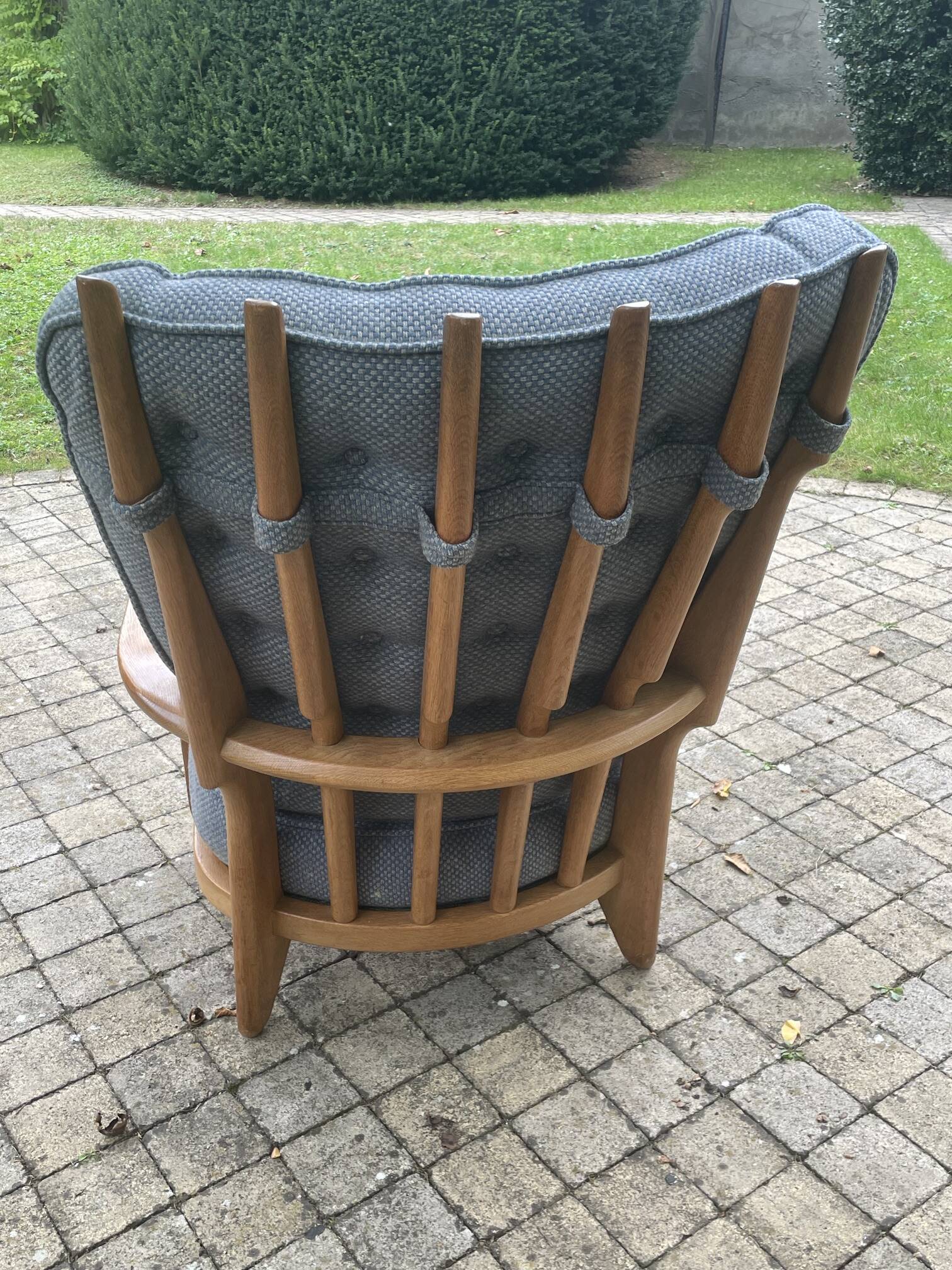 "Grand Repos" armchair in solid oak by Guillerme and Chambron (1960s)