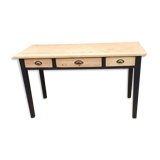 Three-drawer desk