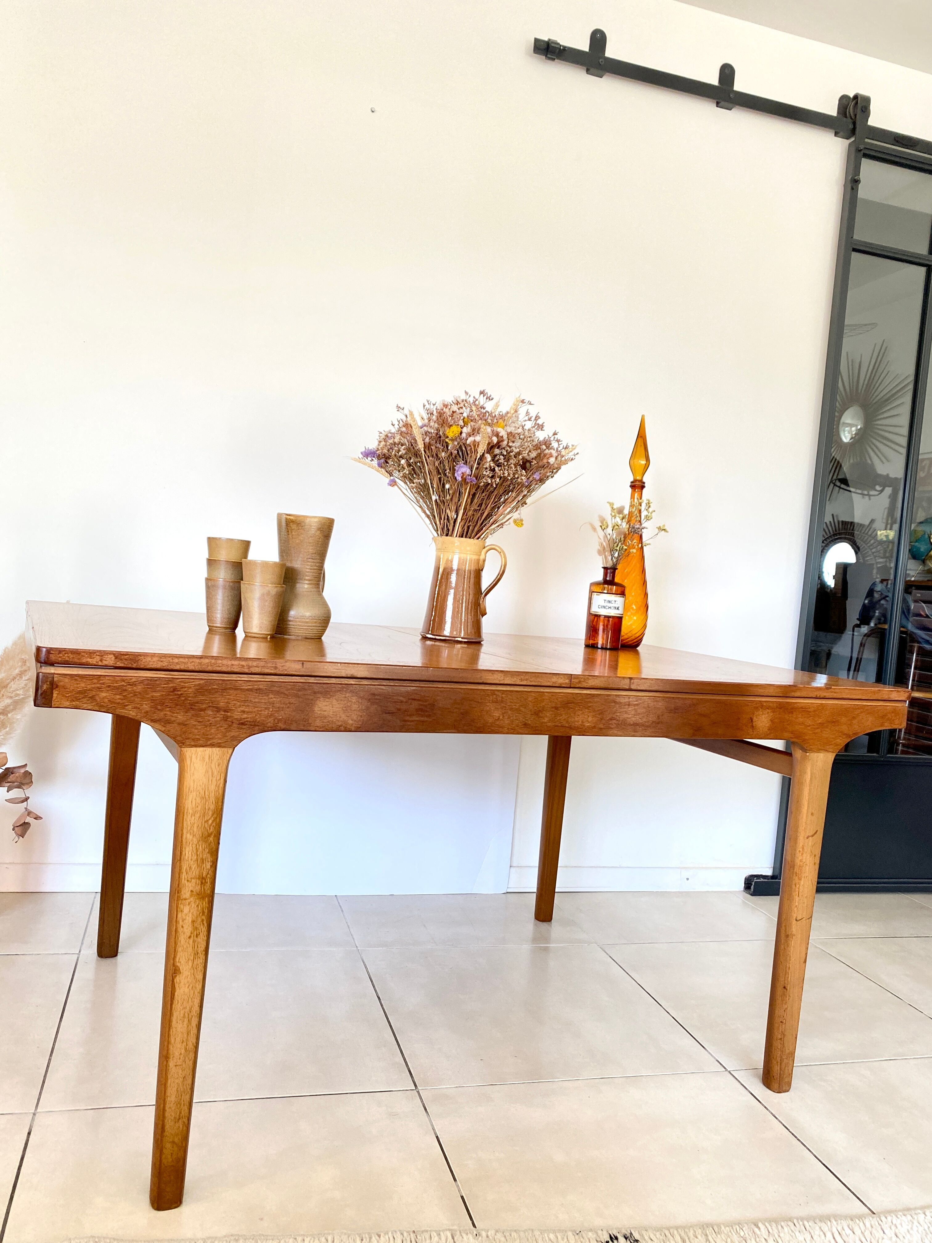 Extendable dining table in NATHAN teak