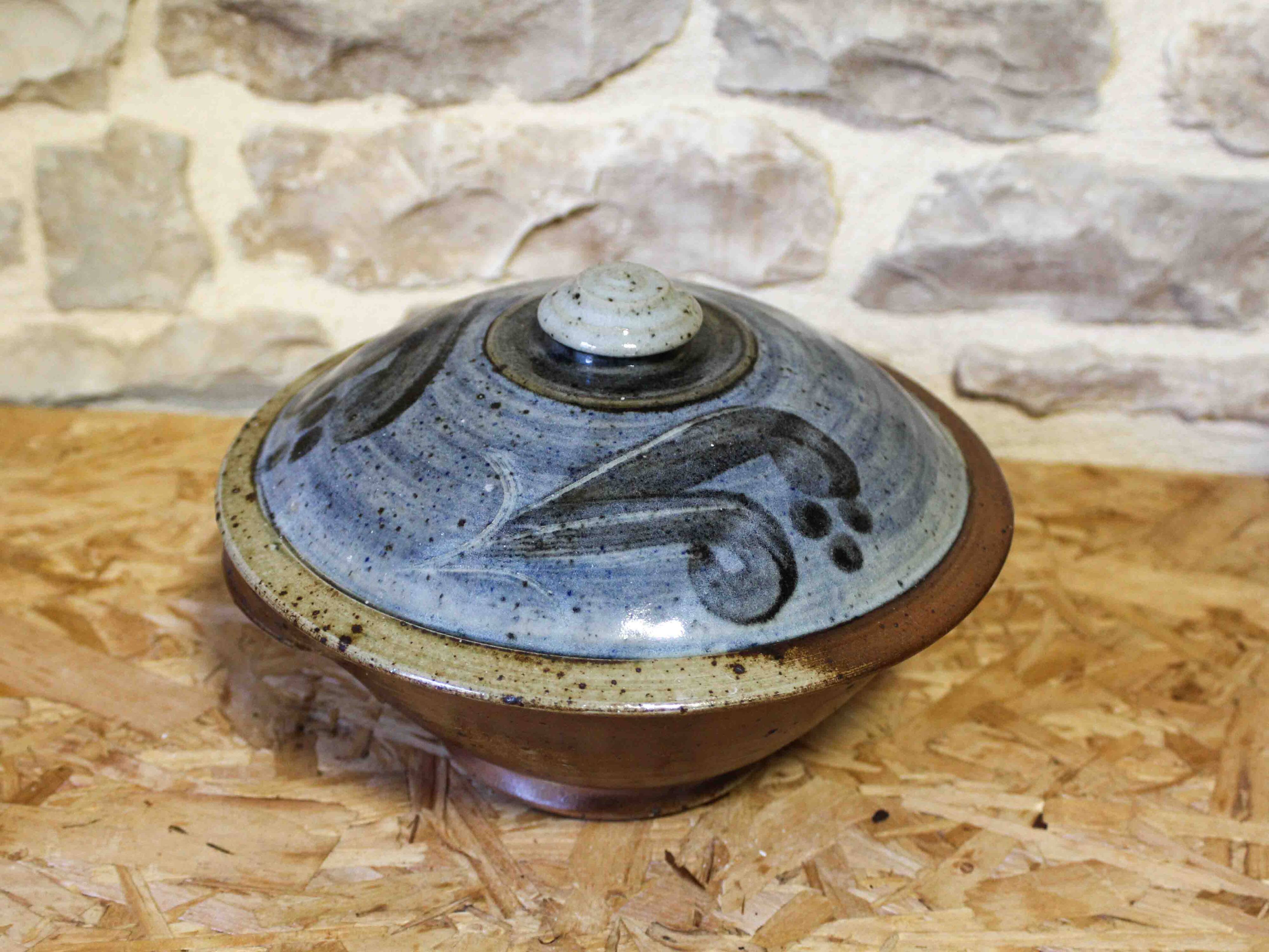 Covered pot in glazed stoneware Atelier Christine Pedley and Steen Kepp La Borne