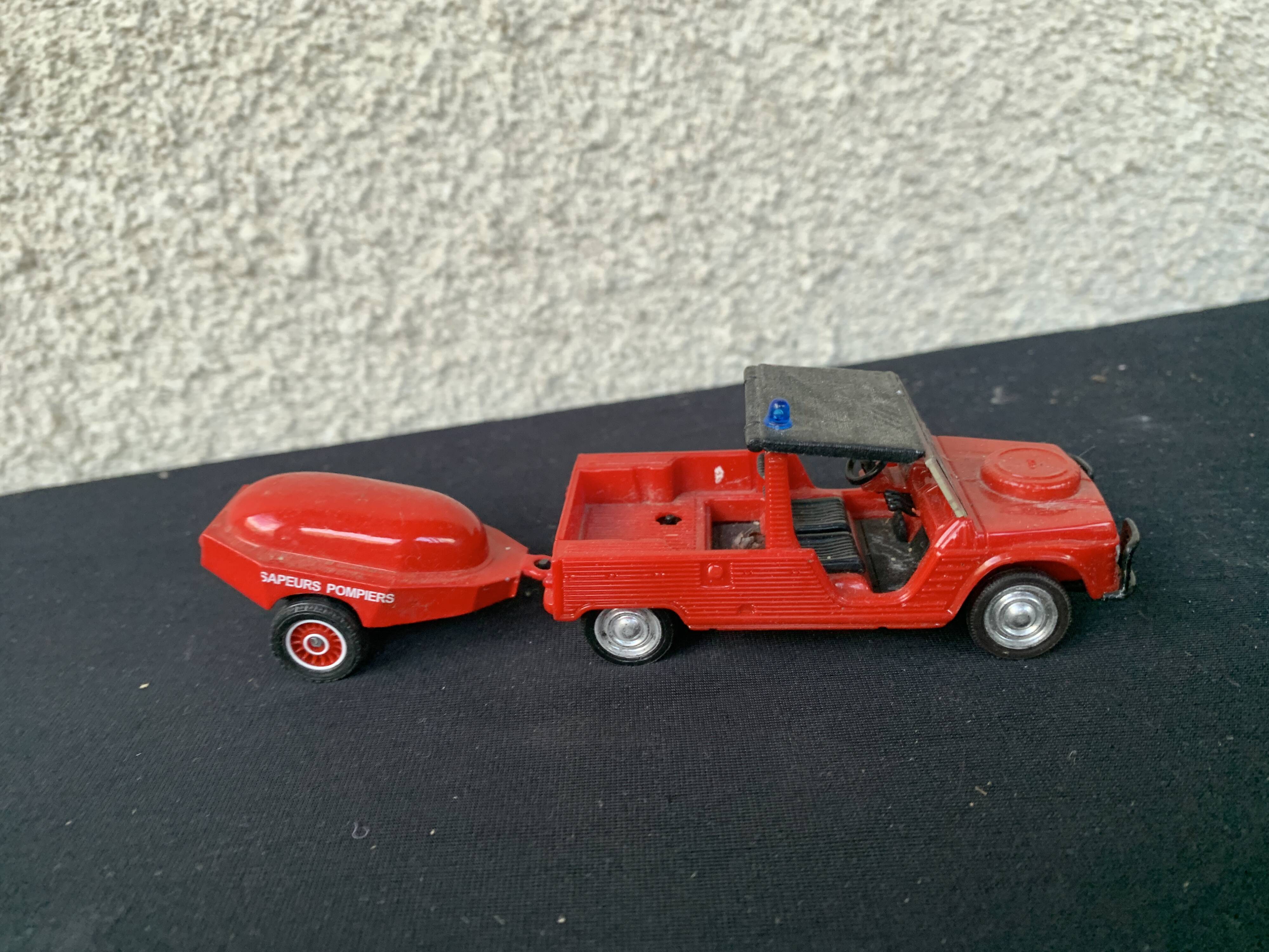 Citroën Mehari firefighters with solido trailer