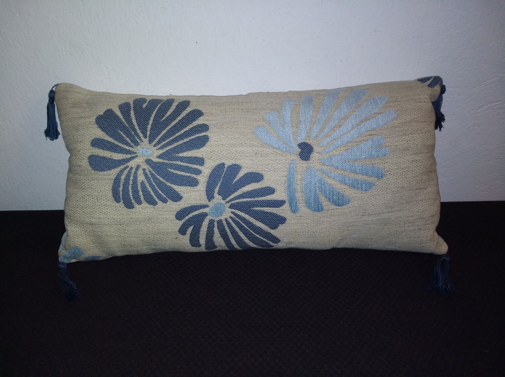 Jane Churchill linen and velvet cushion 50x50