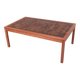 Grande table basse scandinave en marqueterie de bois debout