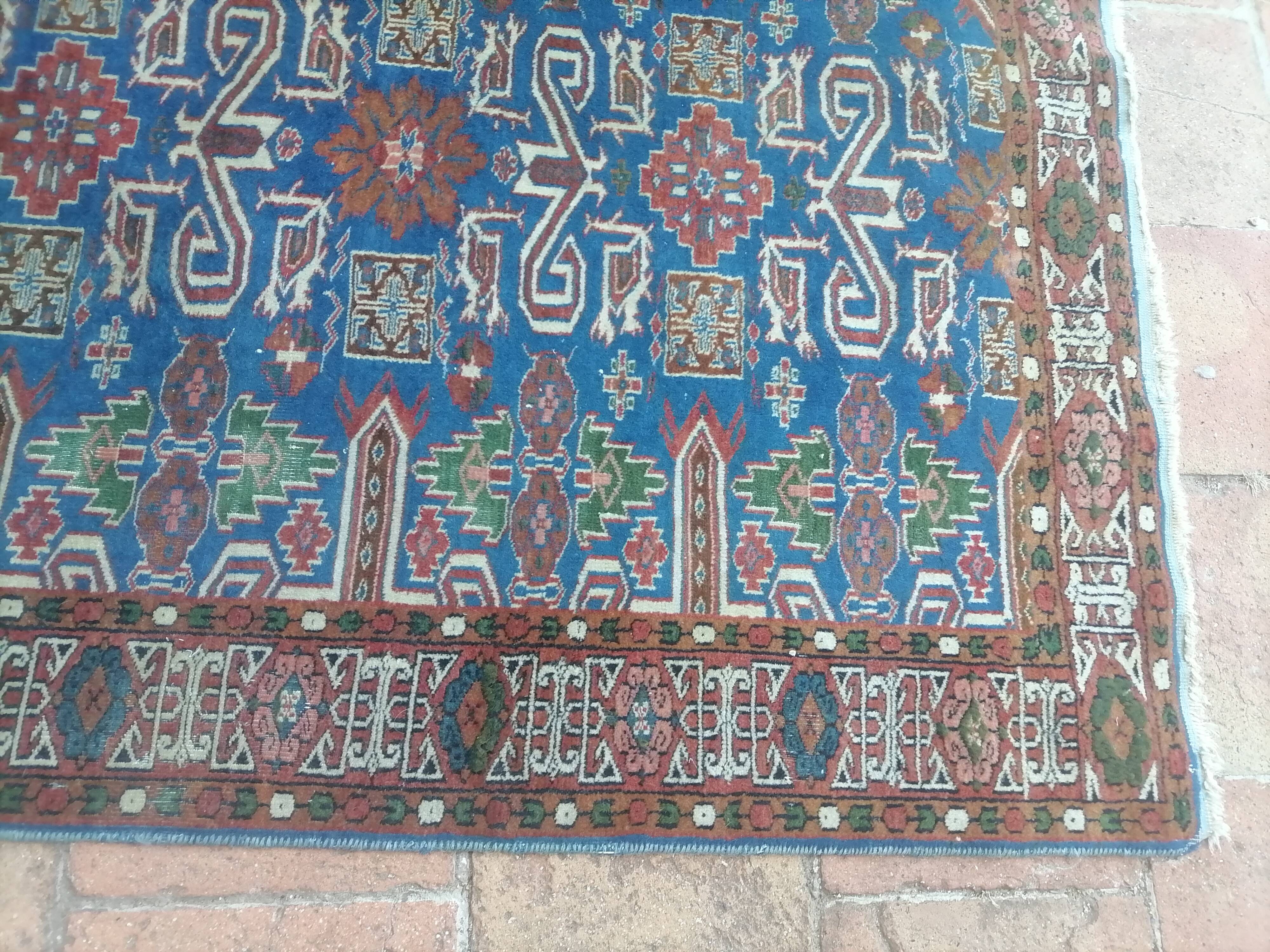 oriental carpet made hands, Persian carpet. 134 x 98cm