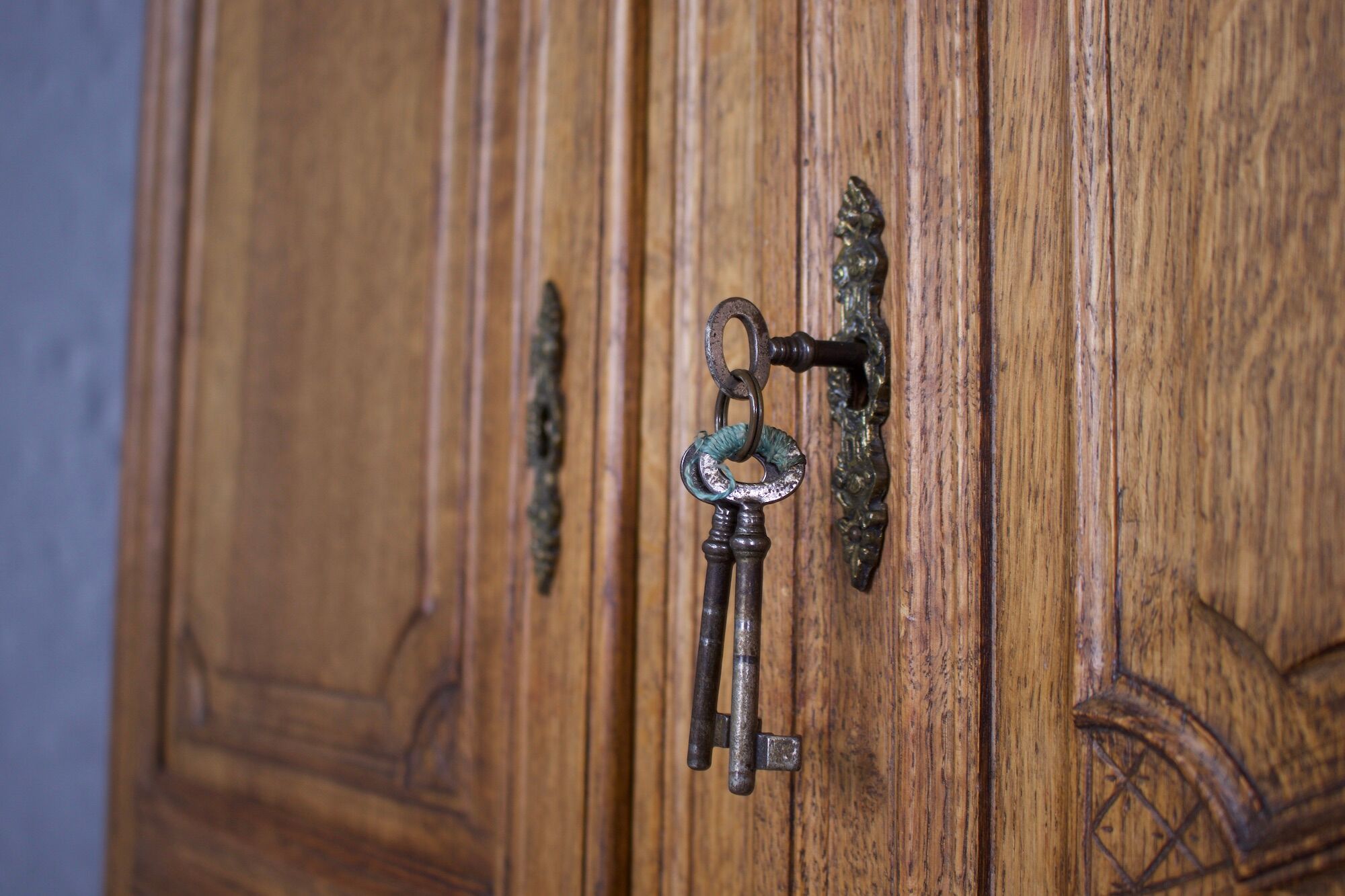 Wardrobe 3 doors Louis XV