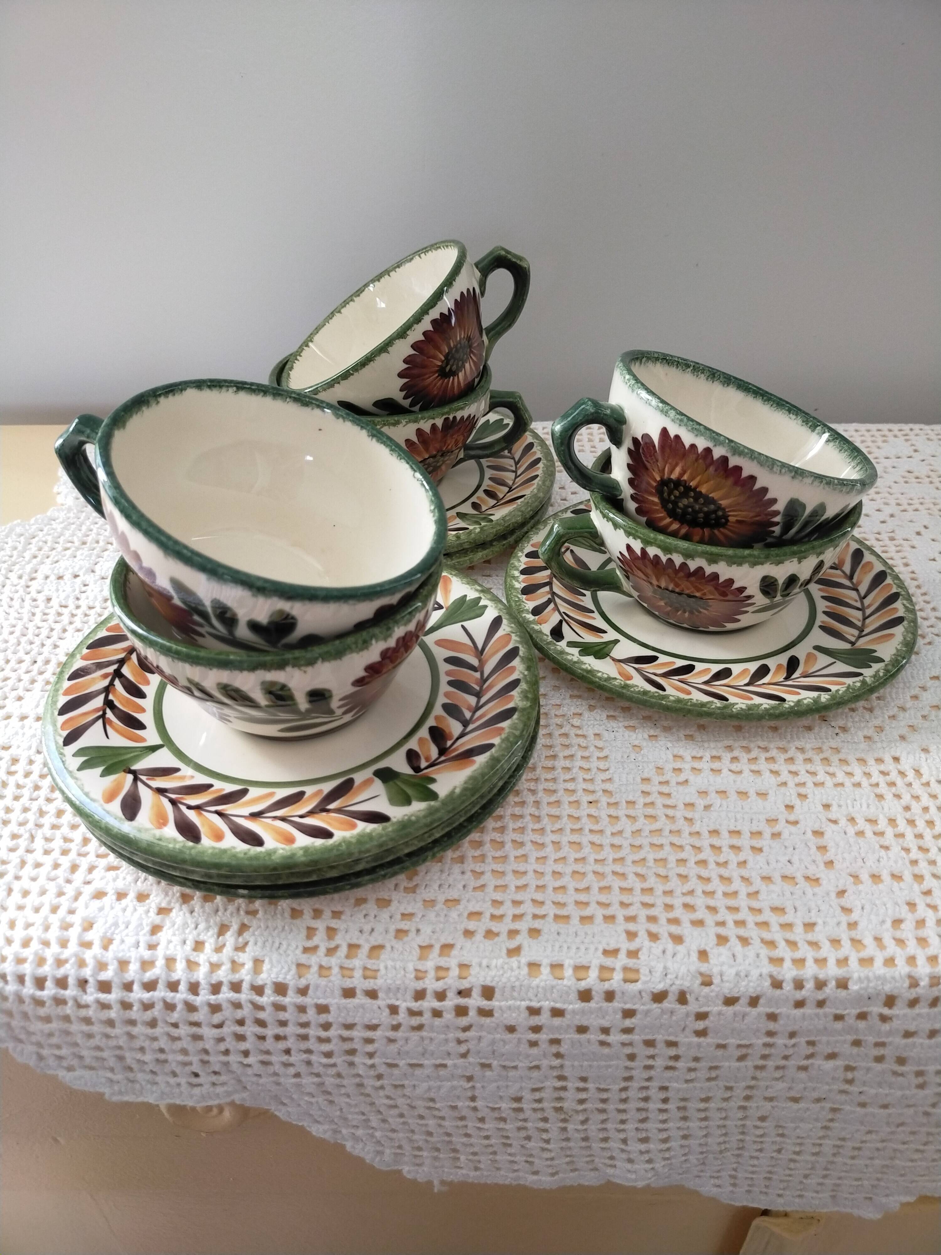 Coffee or tea service 6 cups and saucers