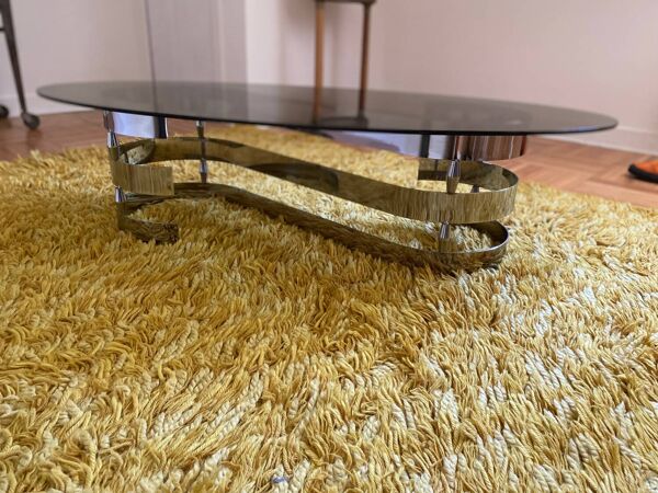 Table basse ovale en métal chromé et verre fumé