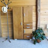 Kitchen cabinet