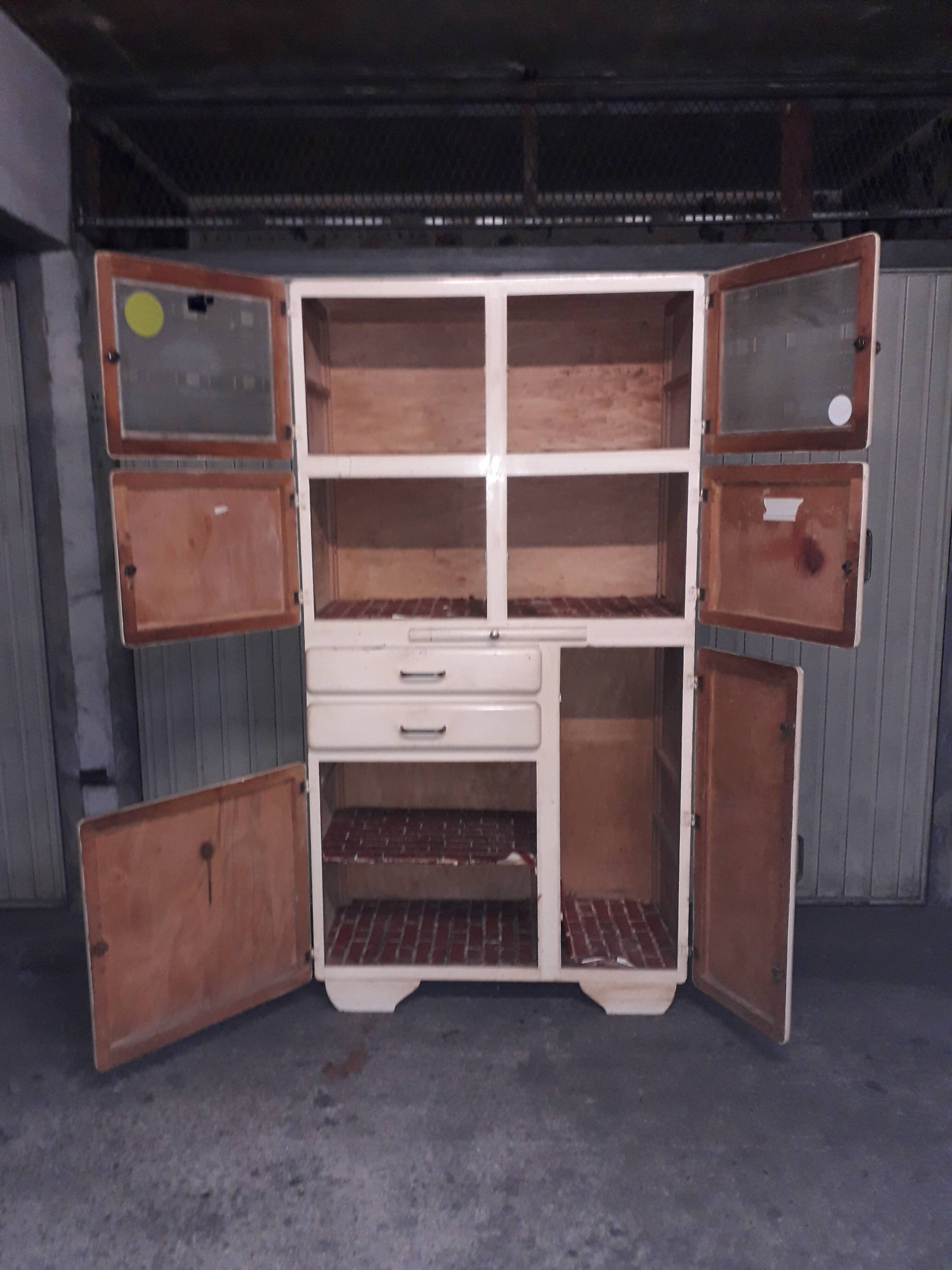 Mado Vertical Kitchen Buffet