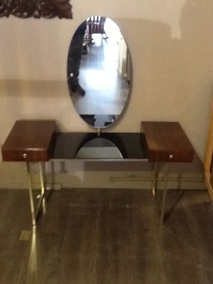 60's dressing table