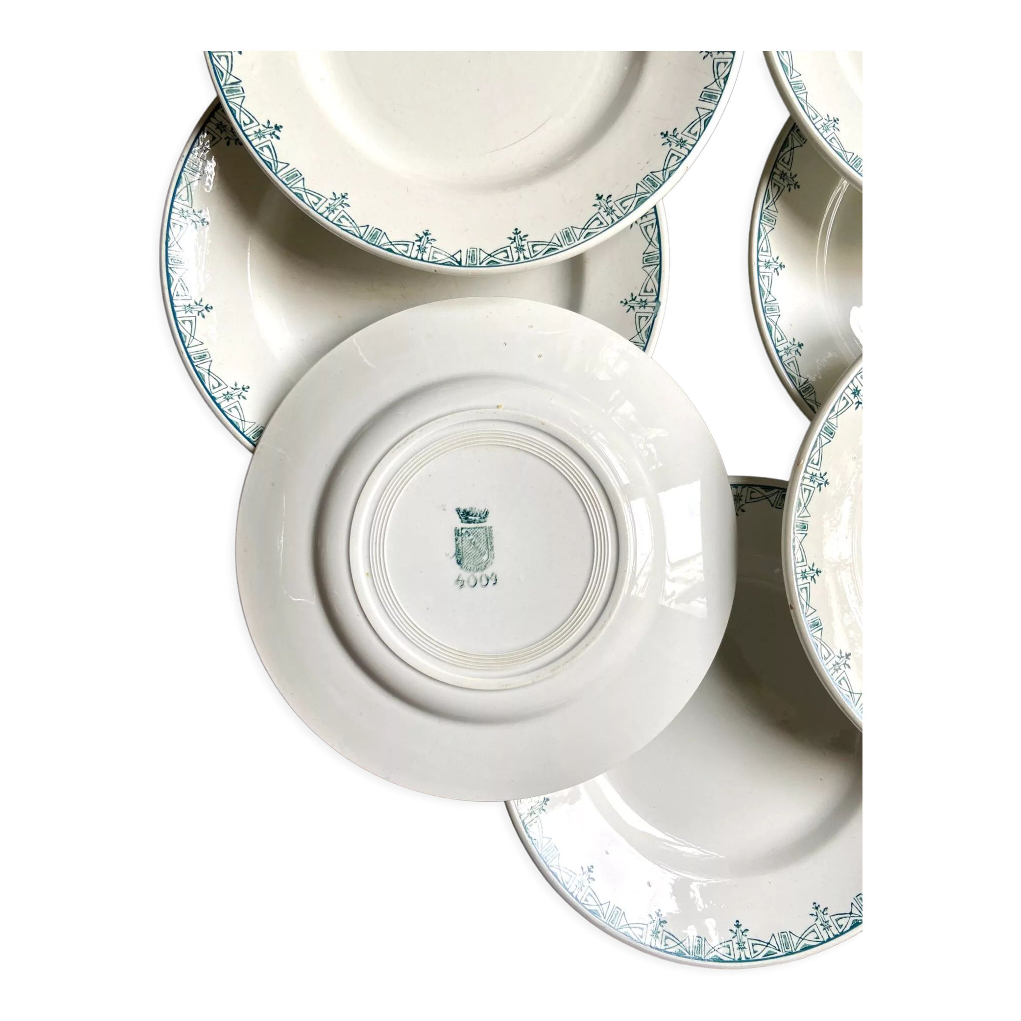 8 flat plates St Amand & Hamage in iron earth