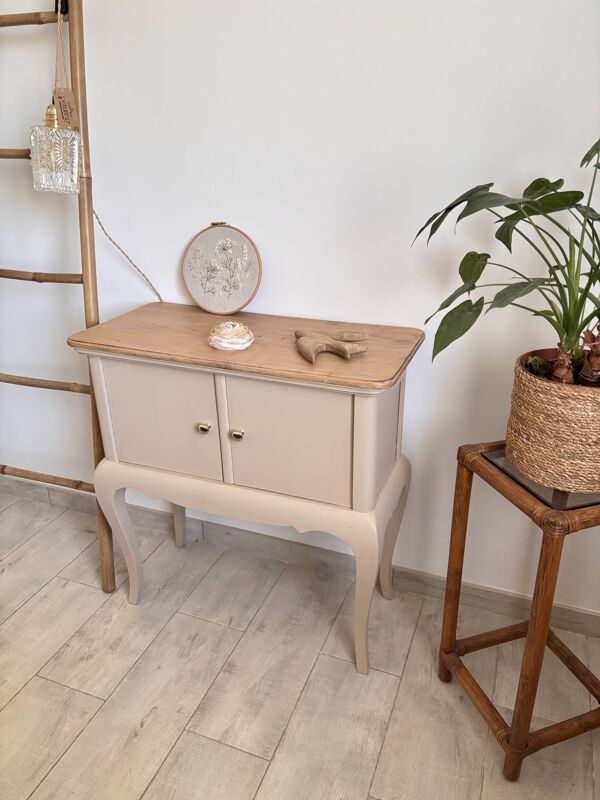 Petit meuble d’appoint / commode beige crème bois naturel – style chic