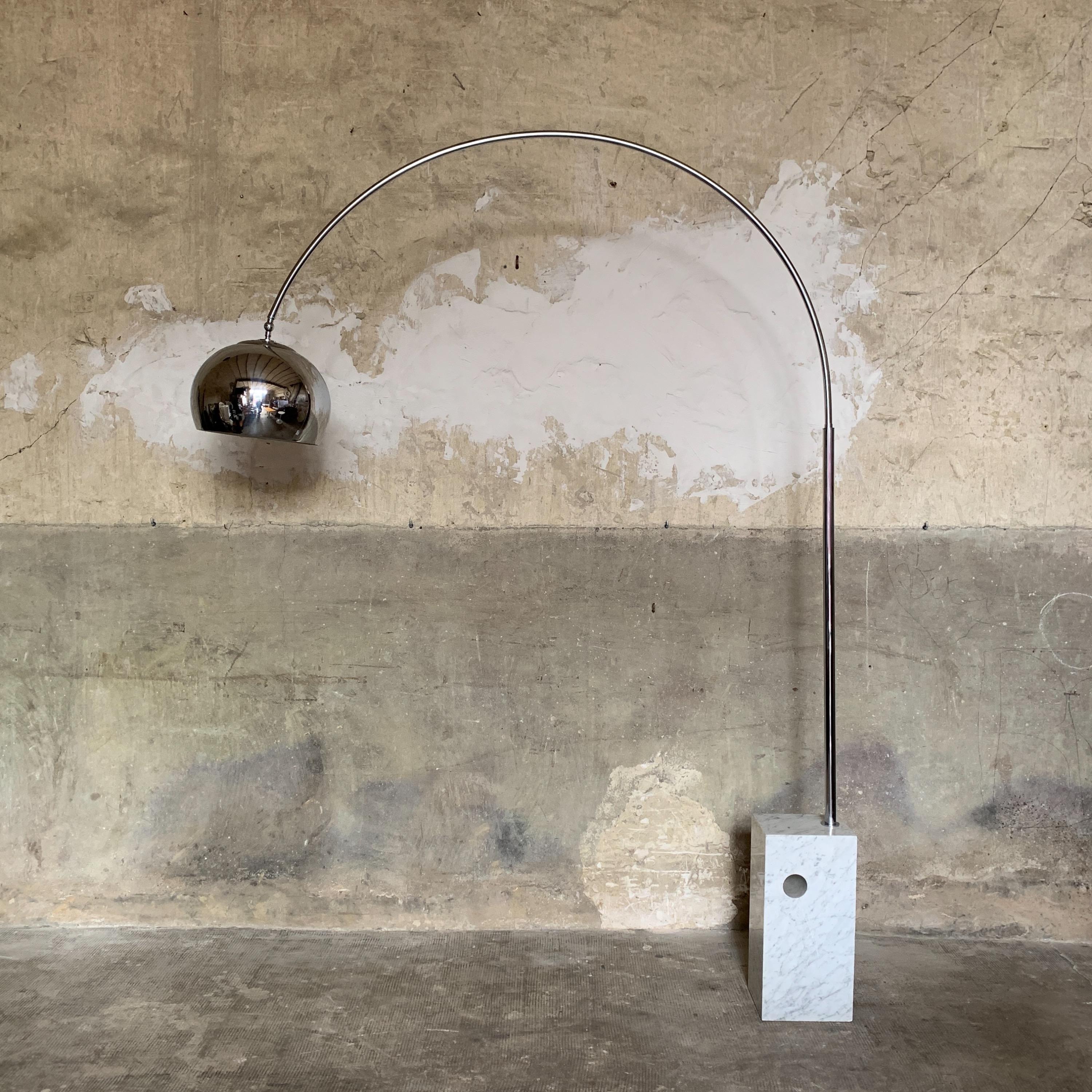 Lampadaire arc italien vintage