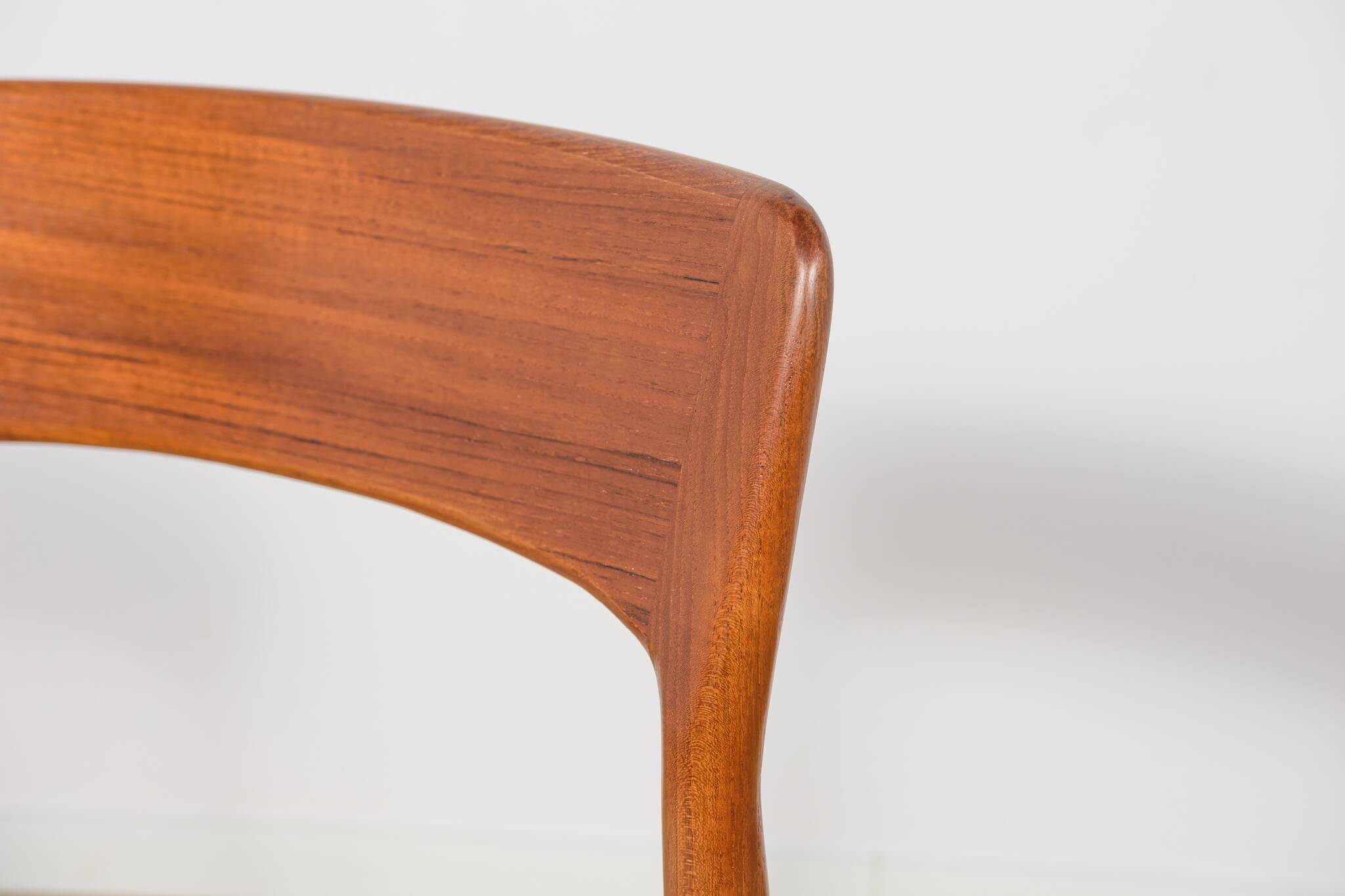 Mid-Century Modern Teak Dining Chairs model 26 by Henry Kjærnulf  for Korup