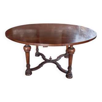 Grande table ronde.