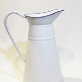 Enamelled metal watering can