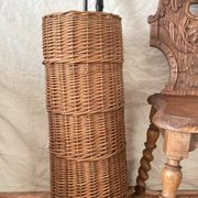Panier en osier tressé , porte cannes vintage