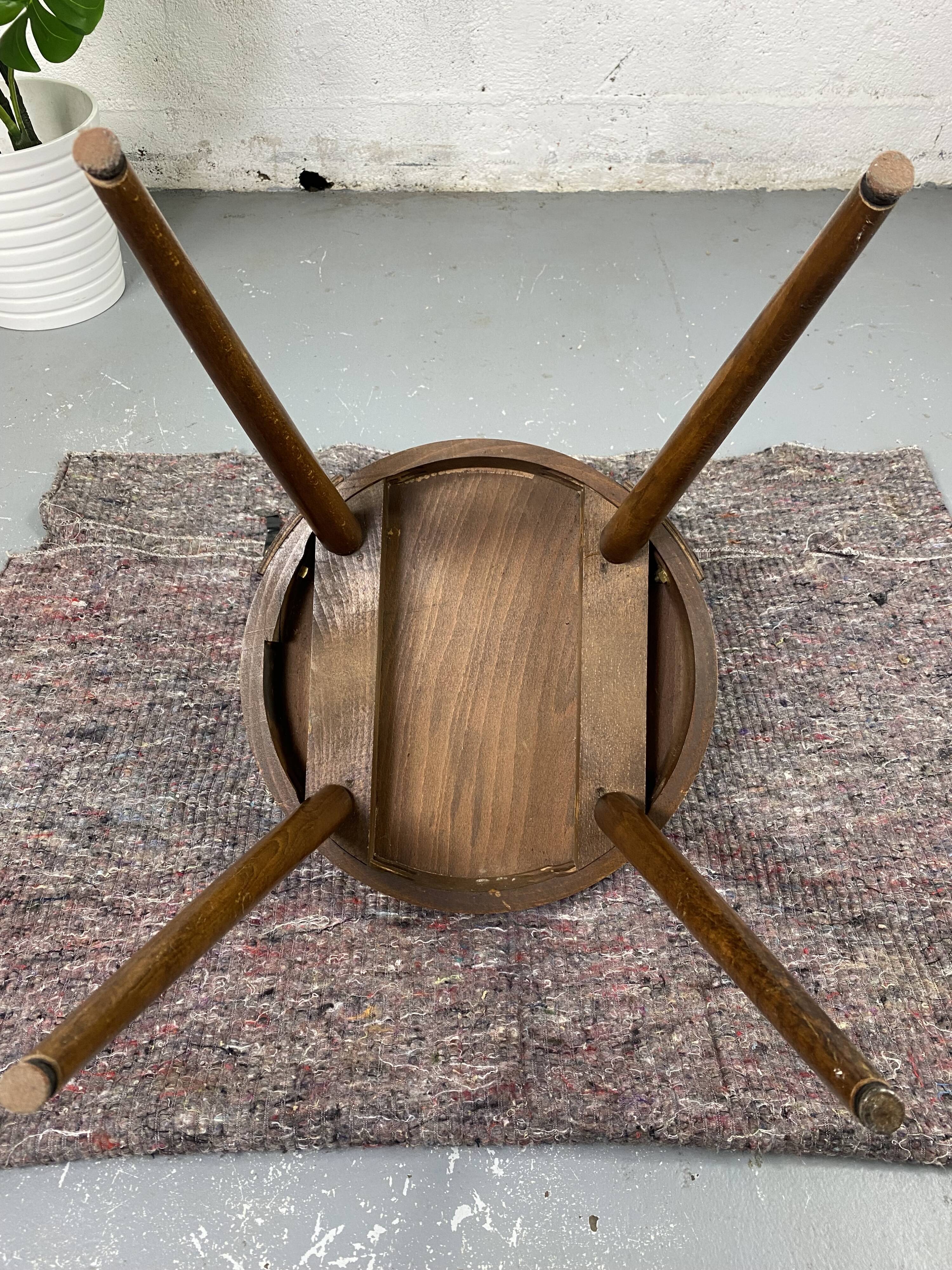 Baumann Mondor Chair