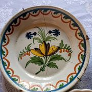 3 assiettes en faïence de Nevers XVIIIème