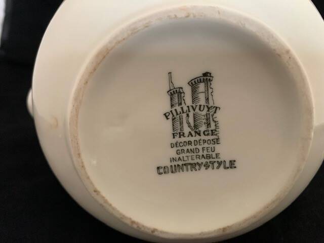 Pillivuyt country style teapot