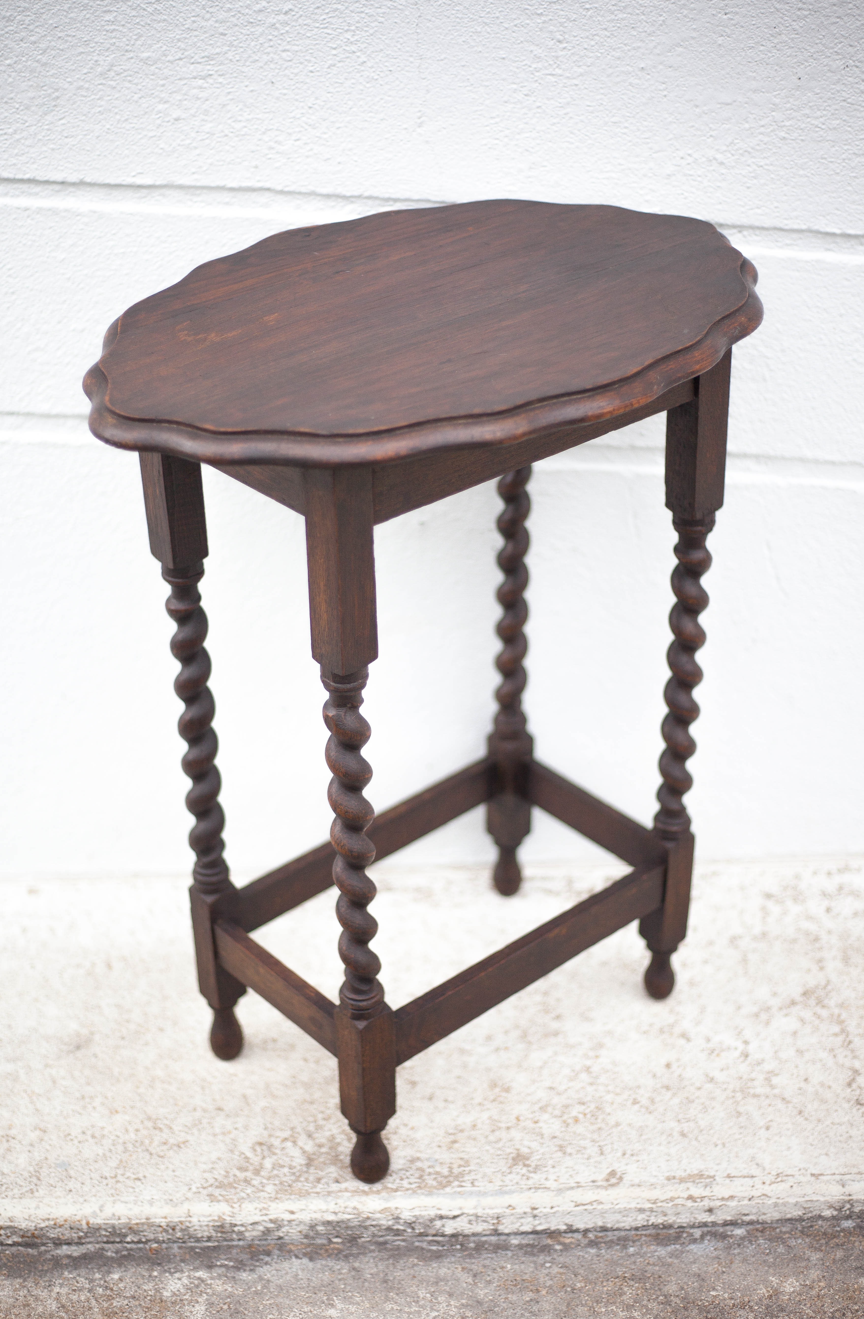 Table bois pieds tournés, table console bois, table ovale, sellette, porte-plante