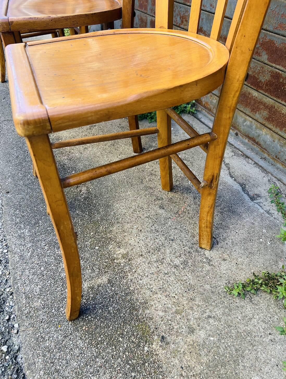 Suite de Chaises de Bistrot en Bois